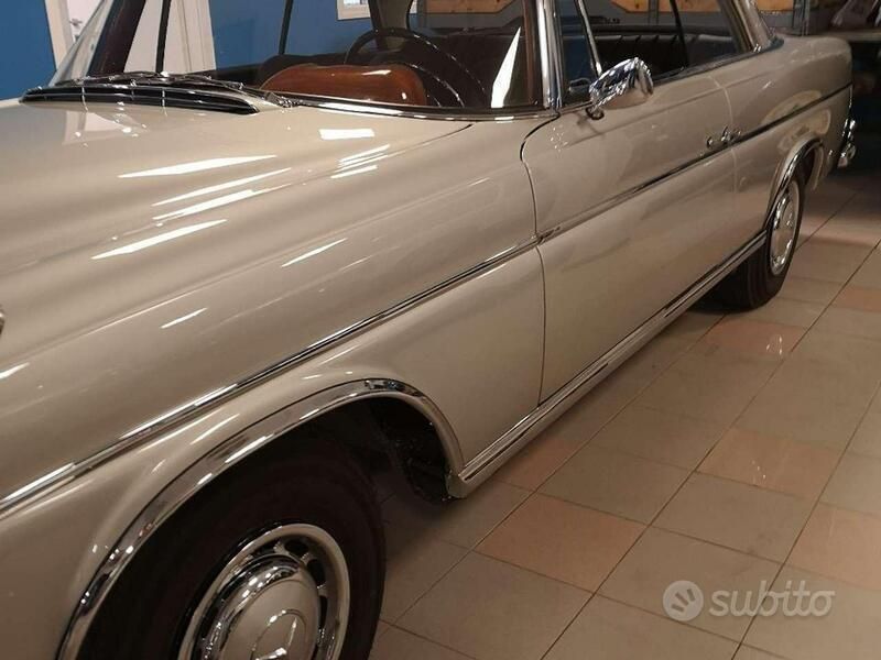 Usata Mercedes 300 SE 170 CV (125 kW) 1964 Argento Coupé