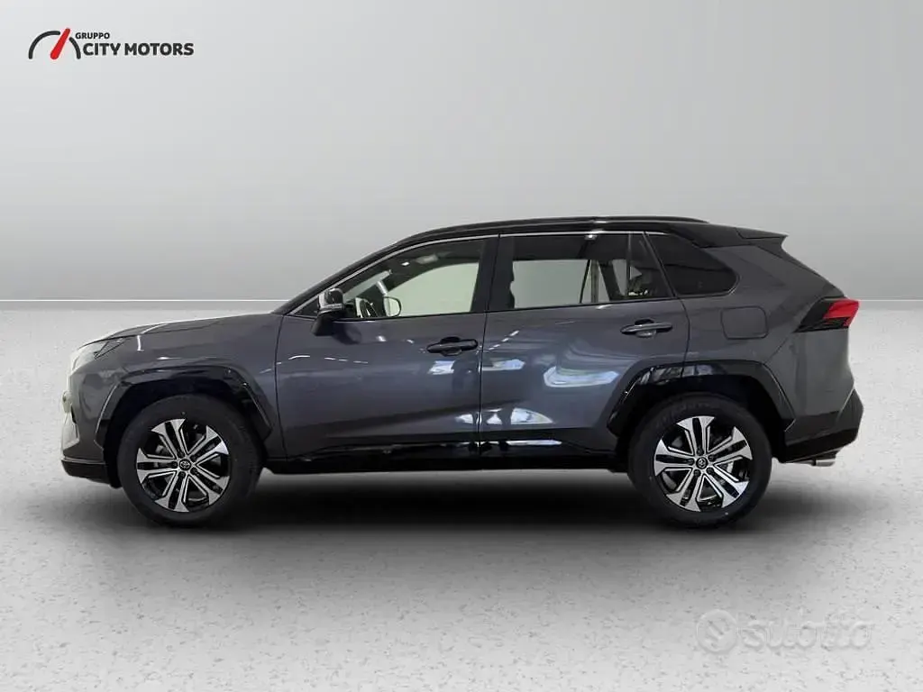 Usata Toyota RAV4 Hybrid Style 218 CV (160 kW) 2023 Dark grey met & black SUV