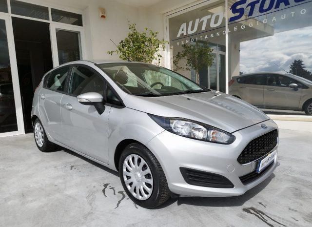 Usata Ford Fiesta 86 CV (63 kW) 2017 Argento metallizzato Utilitaria