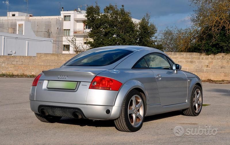 Usata Audi TT 179 CV (131 kW) 1999 Grigio Coupé