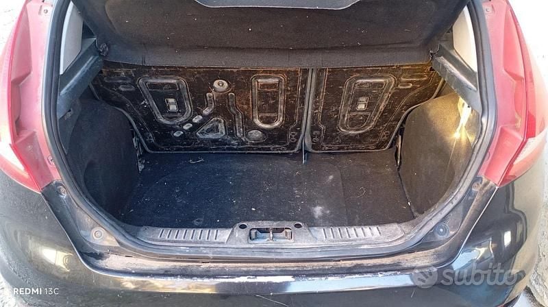 Usata Ford Fiesta 70 CV (51 kW) 2010 Nero Utilitaria