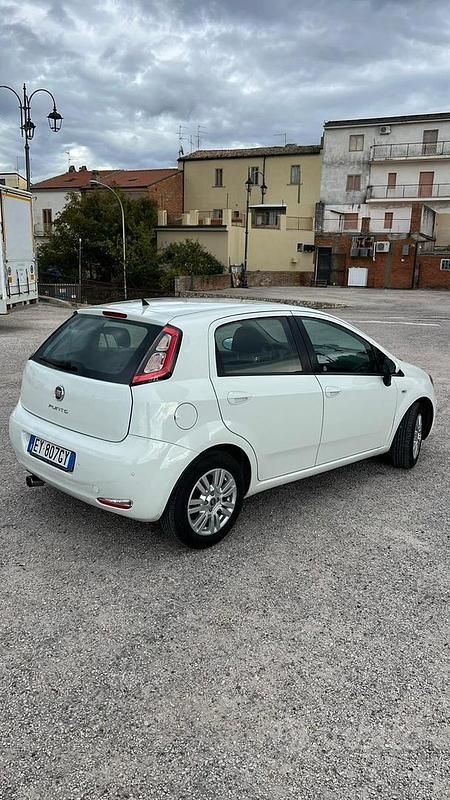 Usata Fiat Grande Punto 95 CV (69 kW) 2016 Bianco Utilitaria