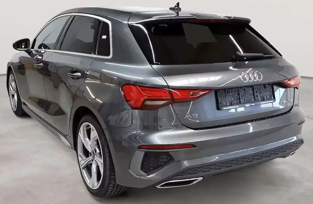 Occasion Audi A3 S-Line 150 PK (110 kW) 2022 Grijs Sedan