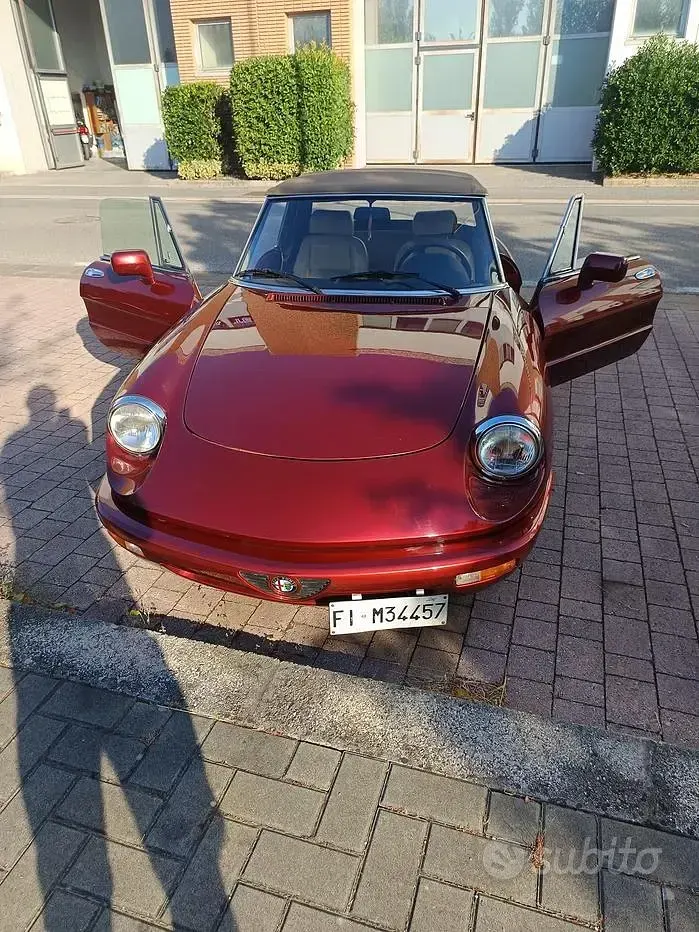Usata Alfa Romeo Spider 106 CV (77 kW) 1992 Rosso Cabrio