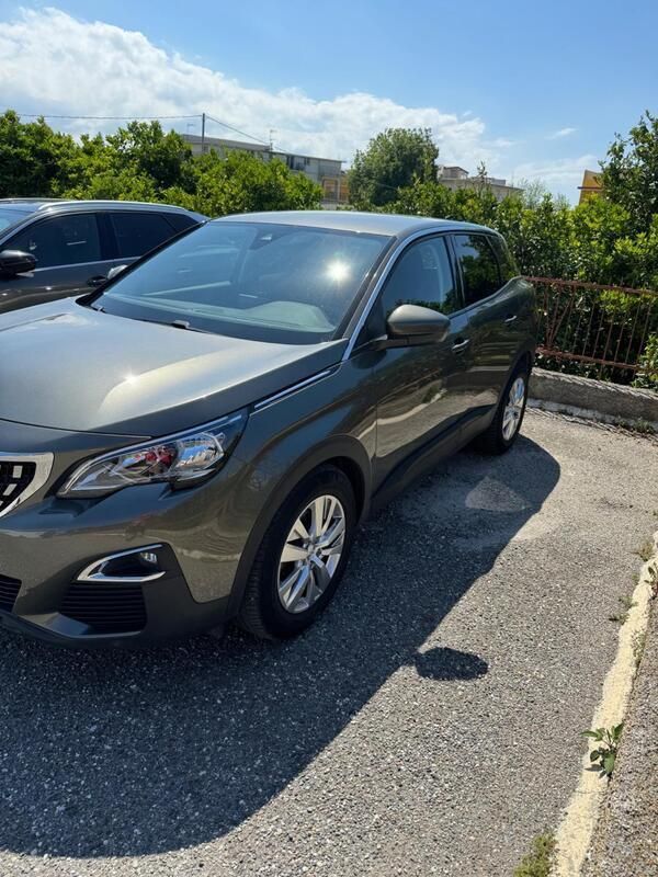 Usata Peugeot 3008 Business-Line 120 CV (88 kW) 2017 Grigio Station wagon