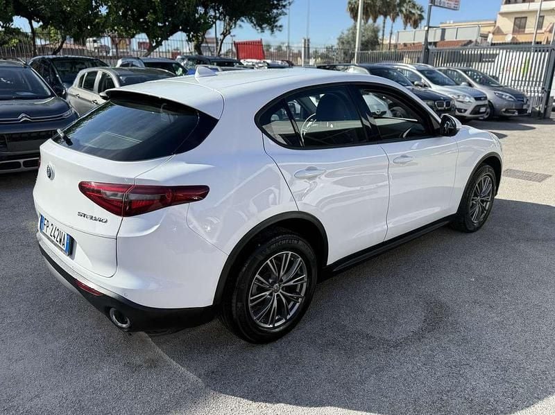 Usata Alfa Romeo Stelvio Executive 190 CV (139 kW) 2018 Bianco SUV