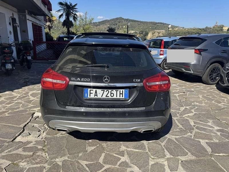 Usata Mercedes GLA200 136 CV (100 kW) 2015 Nero SUV