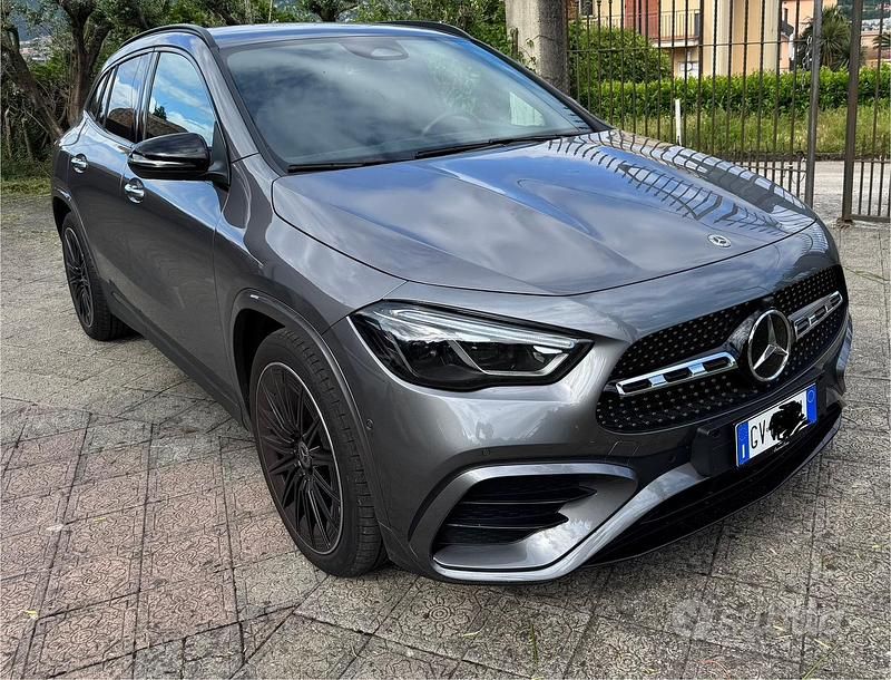 Usata Mercedes GLA200 Premium 150 CV (110 kW) 2024 Grigio SUV