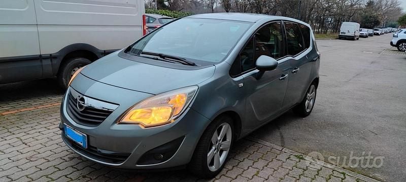 Usata Opel Meriva 100 CV (73 kW) 2010 Monovolume