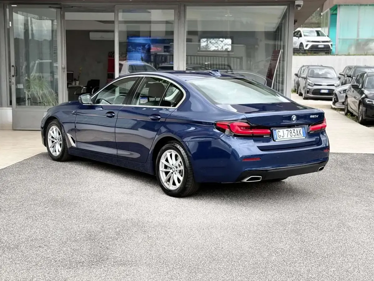 Usado BMW 520 190 CV (139 kW) 2022 Azul Berlina