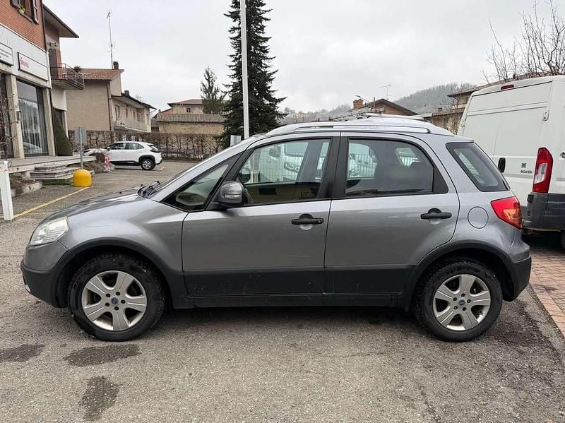 Usata Fiat Sedici Dynamic 135 CV (99 kW) 2014 Grigio SUV