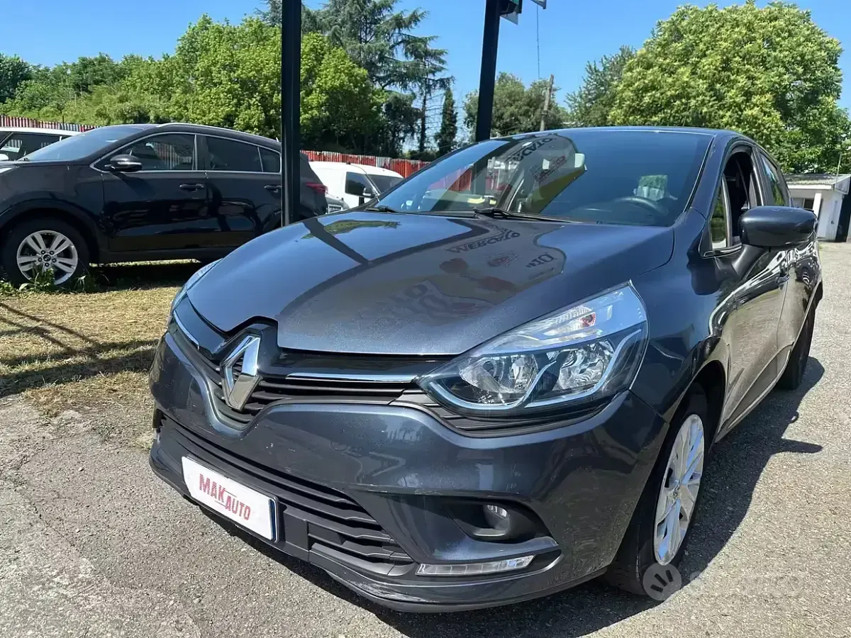 Usata Renault Clio IV Zen 75 CV (55 kW) 2017 Grigio Berlina