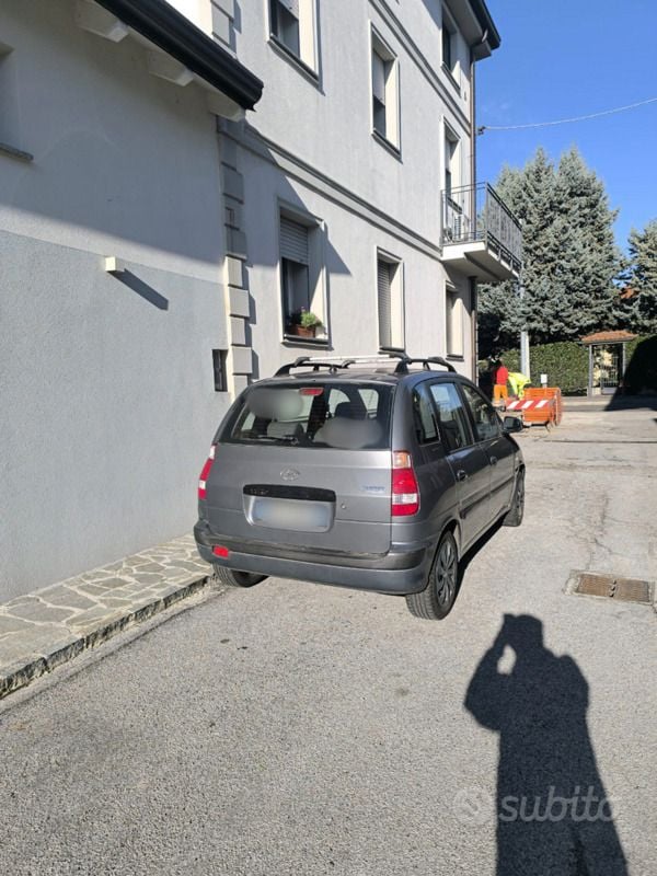 Grigio Usata 2008 Hyundai Matrix Active Monovolume | 1500 € (Super prezzo) - Immagine 1/4