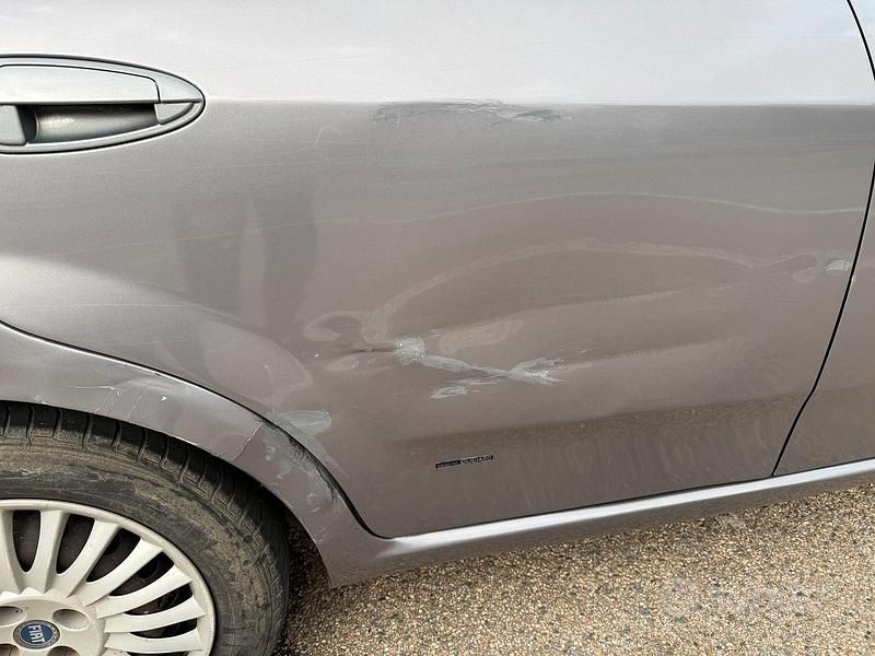 Usata Fiat Grande Punto 75 CV (55 kW) 2006 Utilitaria