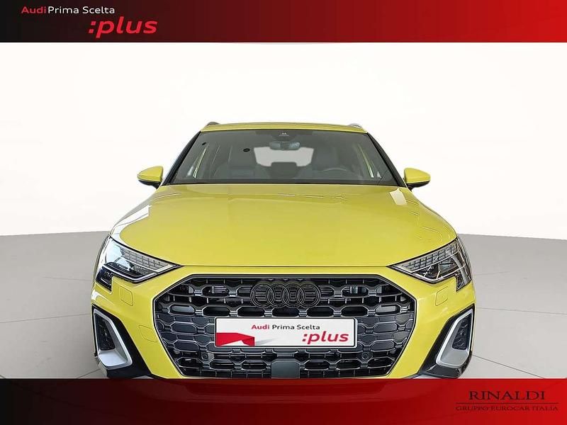 Nuova Audi A3 Comfort 150 CV (110 kW) 2025 Giallo pitone metallizzato Berlina
