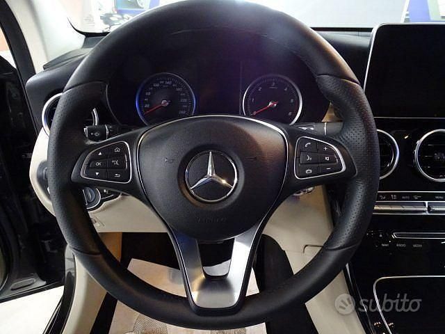 Usata Mercedes GLC220 170 CV (125 kW) 2018 Nero Berlina