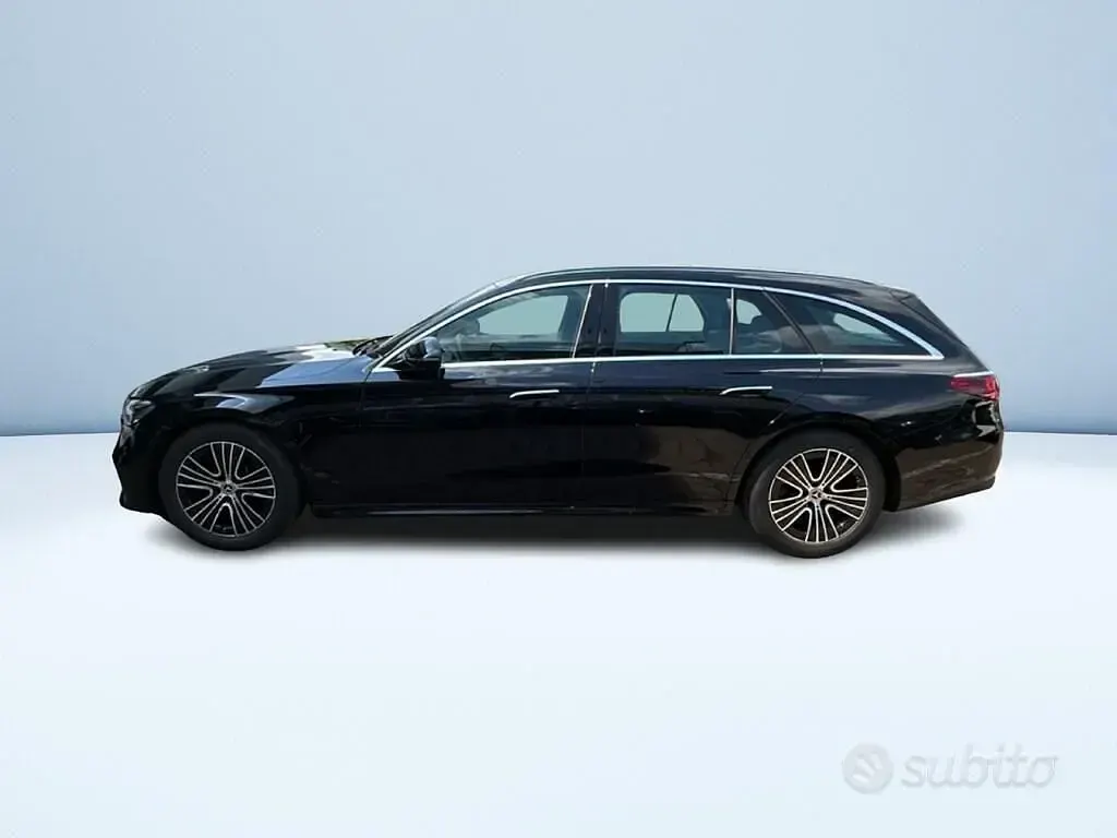 Usata Mercedes E200 Advanced 163 CV (119 kW) 2025 Nero Station wagon