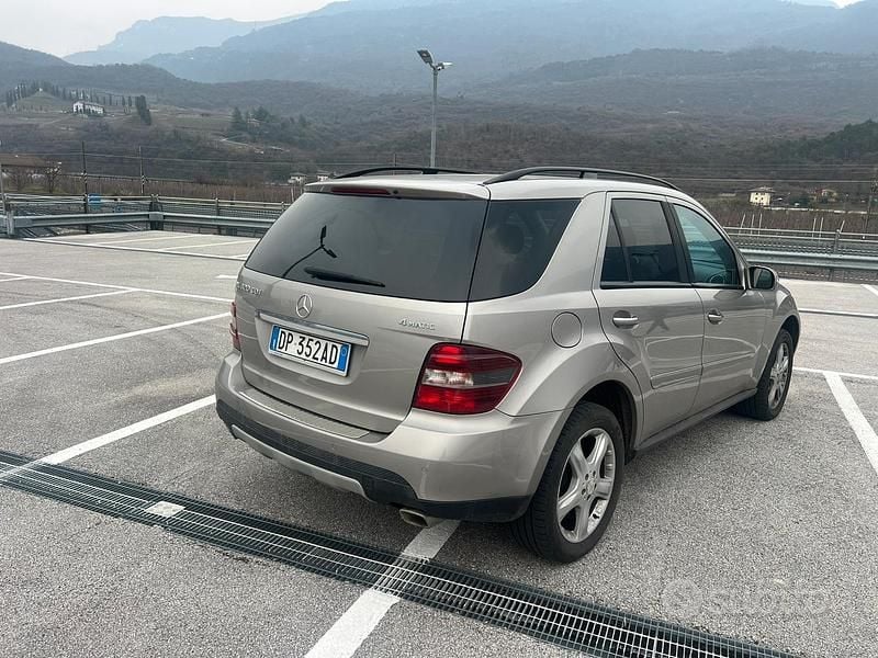 Usata Mercedes ML320 2008 Grigio SUV