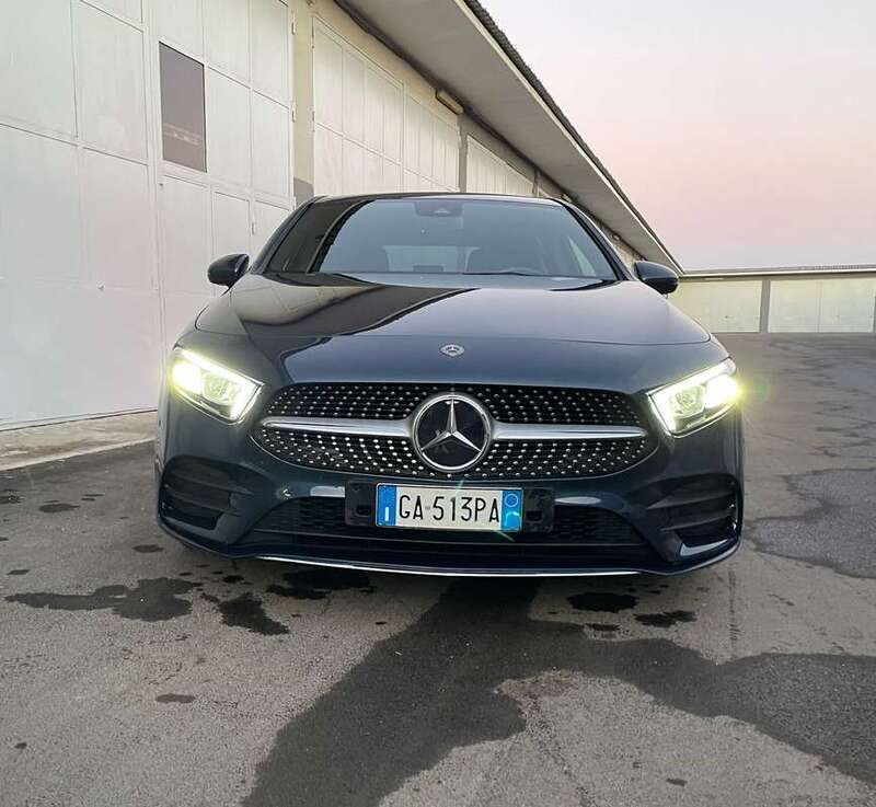 Usata Mercedes A180 Premium 116 CV (85 kW) 2020 Blu Berlina