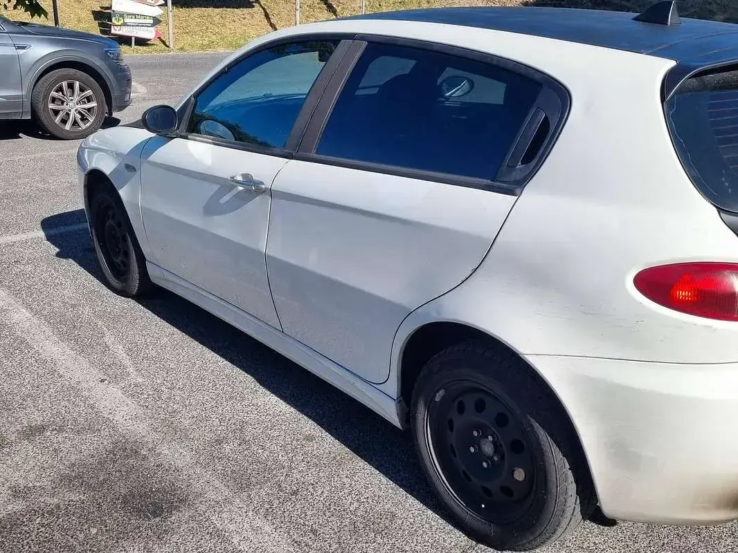 Usata Alfa Romeo 147 105 CV (77 kW) 2009 Utilitaria