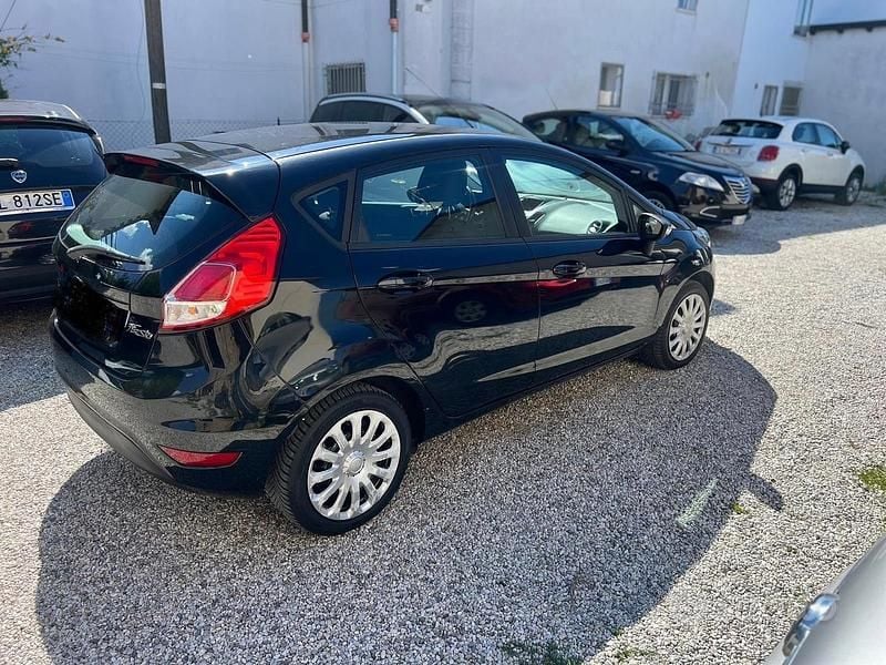 Usata Ford Fiesta Titanium 75 CV (55 kW) 2013 Nero Berlina