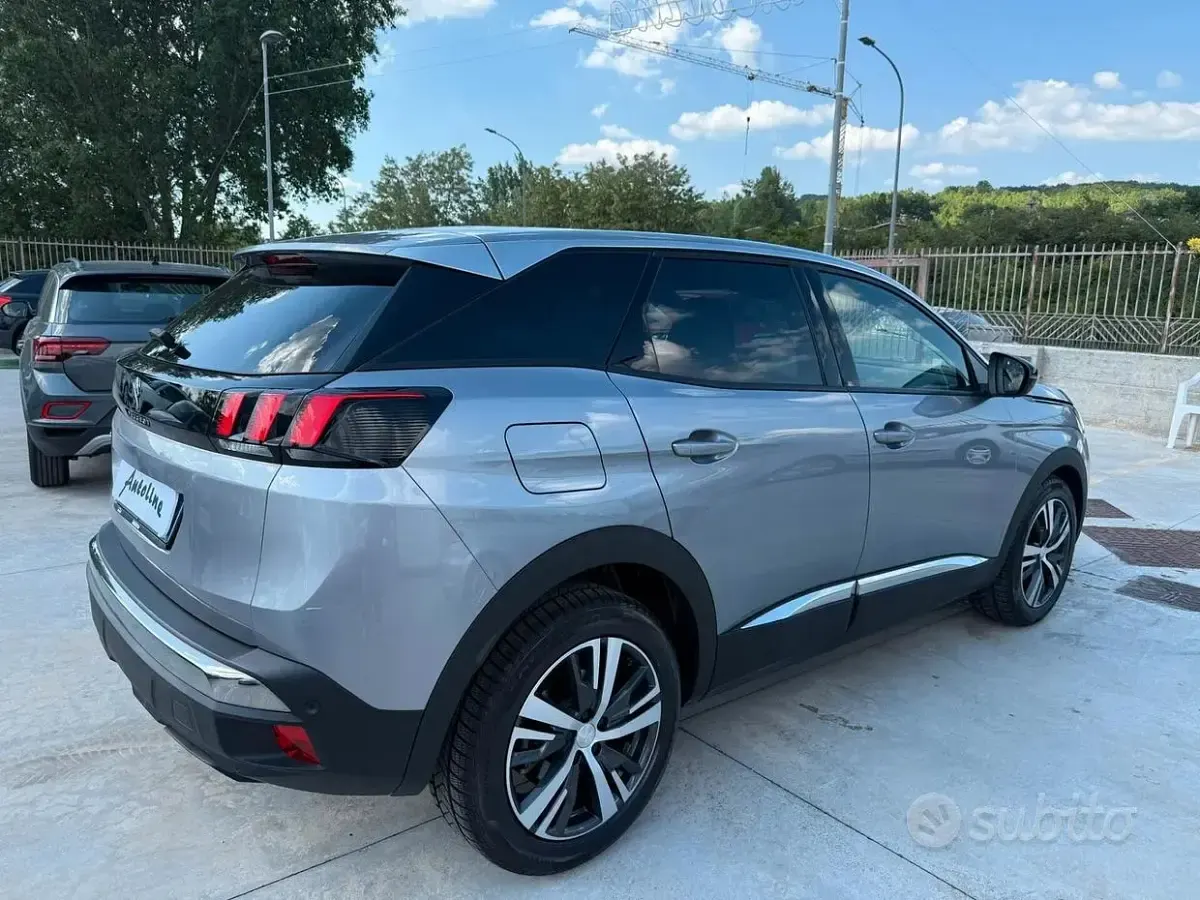 Usata Peugeot 3008 Allure 131 CV (96 kW) 2023 Grigio SUV