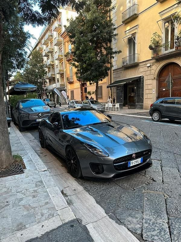 Usata Jaguar F-Type R-Dynamic 300 CV (220 kW) 2018 Grigio Coupé