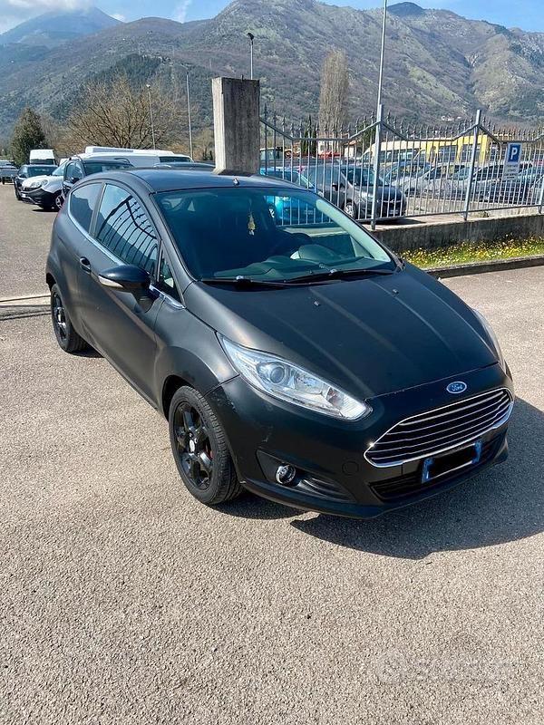Usata Ford Fiesta Titanium 2010 Nero Utilitaria