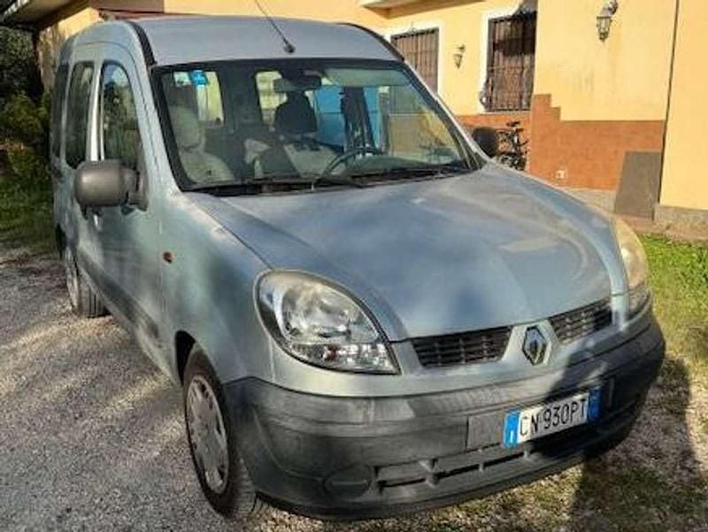 Usata Renault Kangoo 75 CV (55 kW) 2004 Argento Monovolume