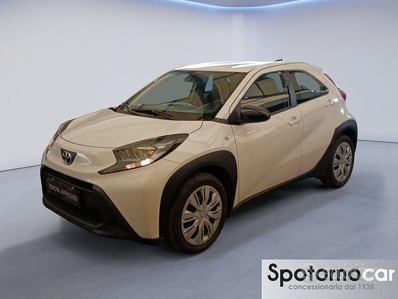 Bianco Usata 2023 Toyota Aygo X Active SUV | 15.000 € (Buon prezzo) - Immagine 1/3