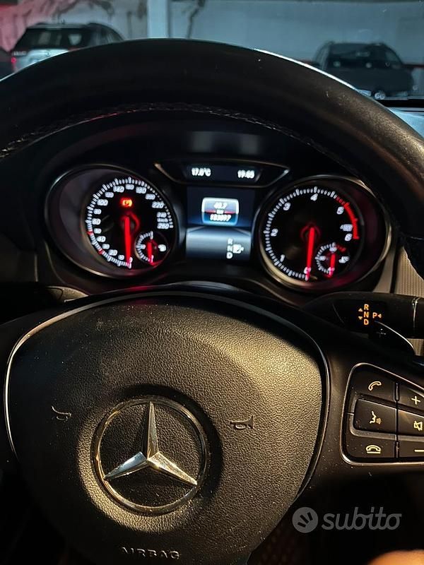 Usata Mercedes GLA200 136 CV (100 kW) 2018 Grigio SUV