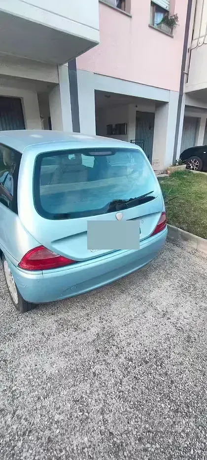 Usata Lancia Ypsilon 60 CV (44 kW) 2001 Utilitaria