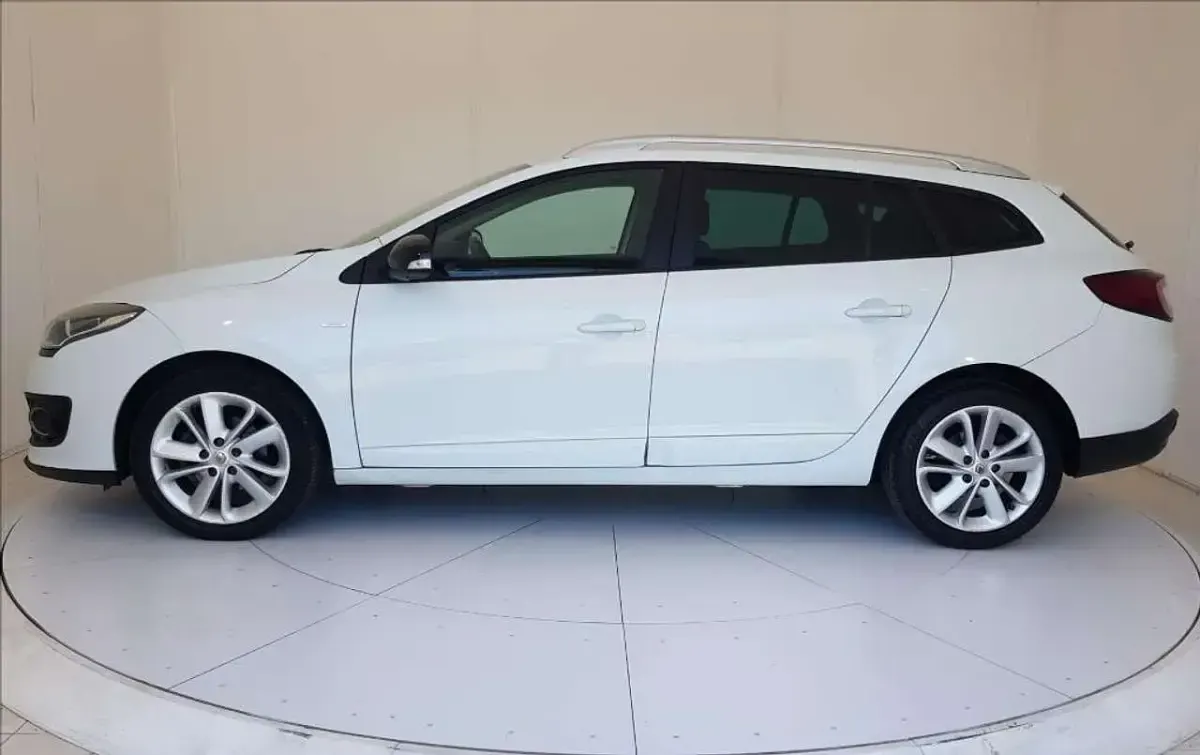 Usata Renault Mégane GrandTour LIMITED 110 CV (80 kW) 2016 Bianco pastello Station wagon