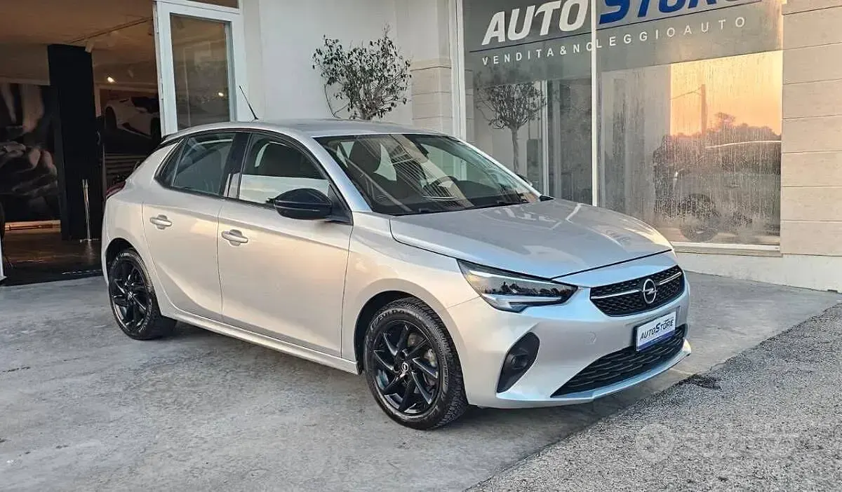 Usata Opel Corsa Edition 100 CV (73 kW) 2023 Grigio Utilitaria
