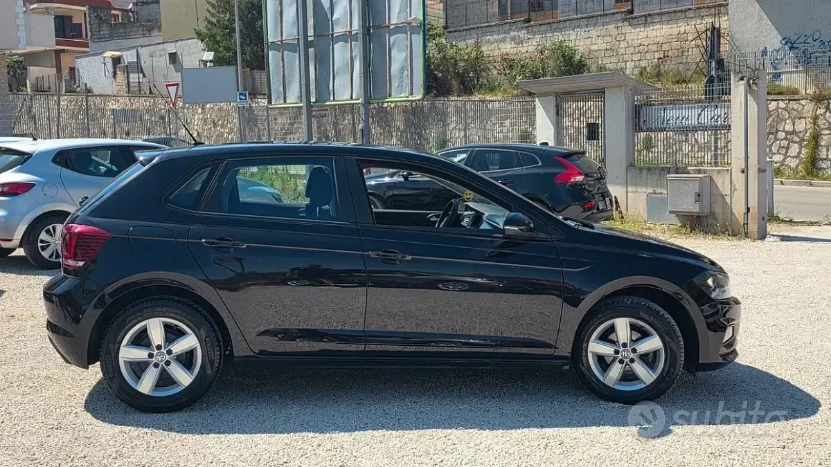Begagnad VW Polo Highline 90 HK (66 kW) 2018 Svart Halvkombi