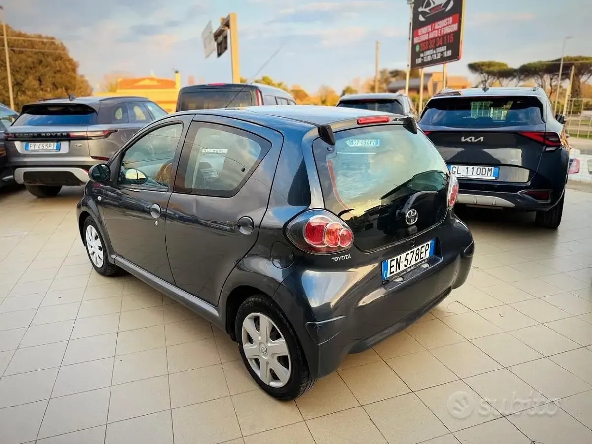 Occasion Toyota Aygo Connect Style 68 ch (50 kW) 2013 Gris Citadine