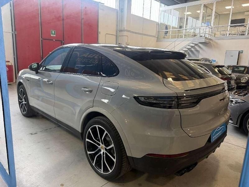 Usata Porsche Cayenne 462 CV (339 kW) 2023 Grigio SUV