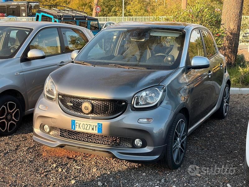 Usata Smart ForFour Brabus 109 CV (80 kW) 2017 Grigio Utilitaria