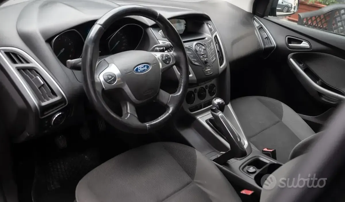Usata Ford Focus S 125 CV (91 kW) 2012 Nero Station wagon