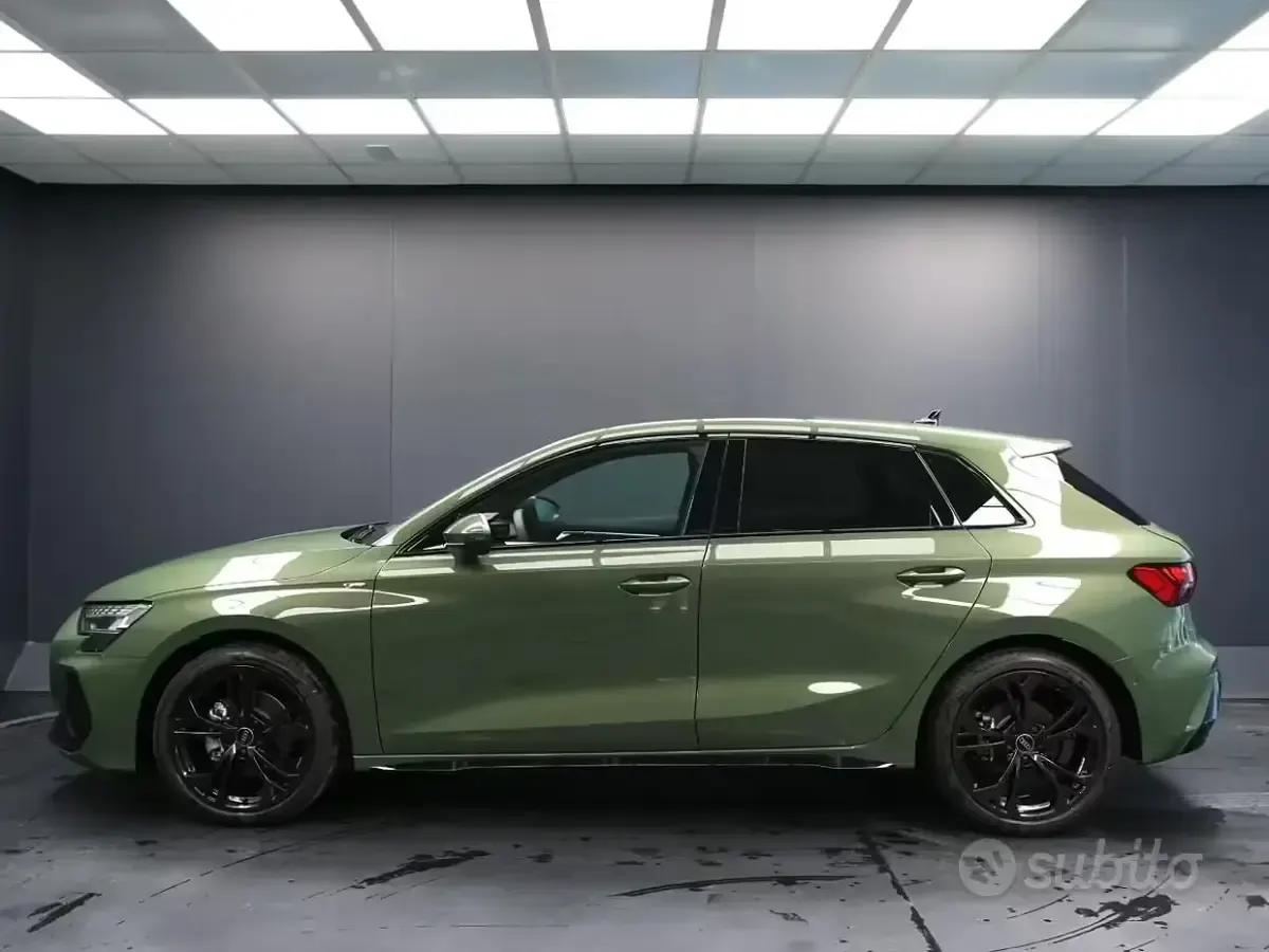 Nuova Audi A3 S-Line 150 CV (110 kW) 2025 Verde Berlina