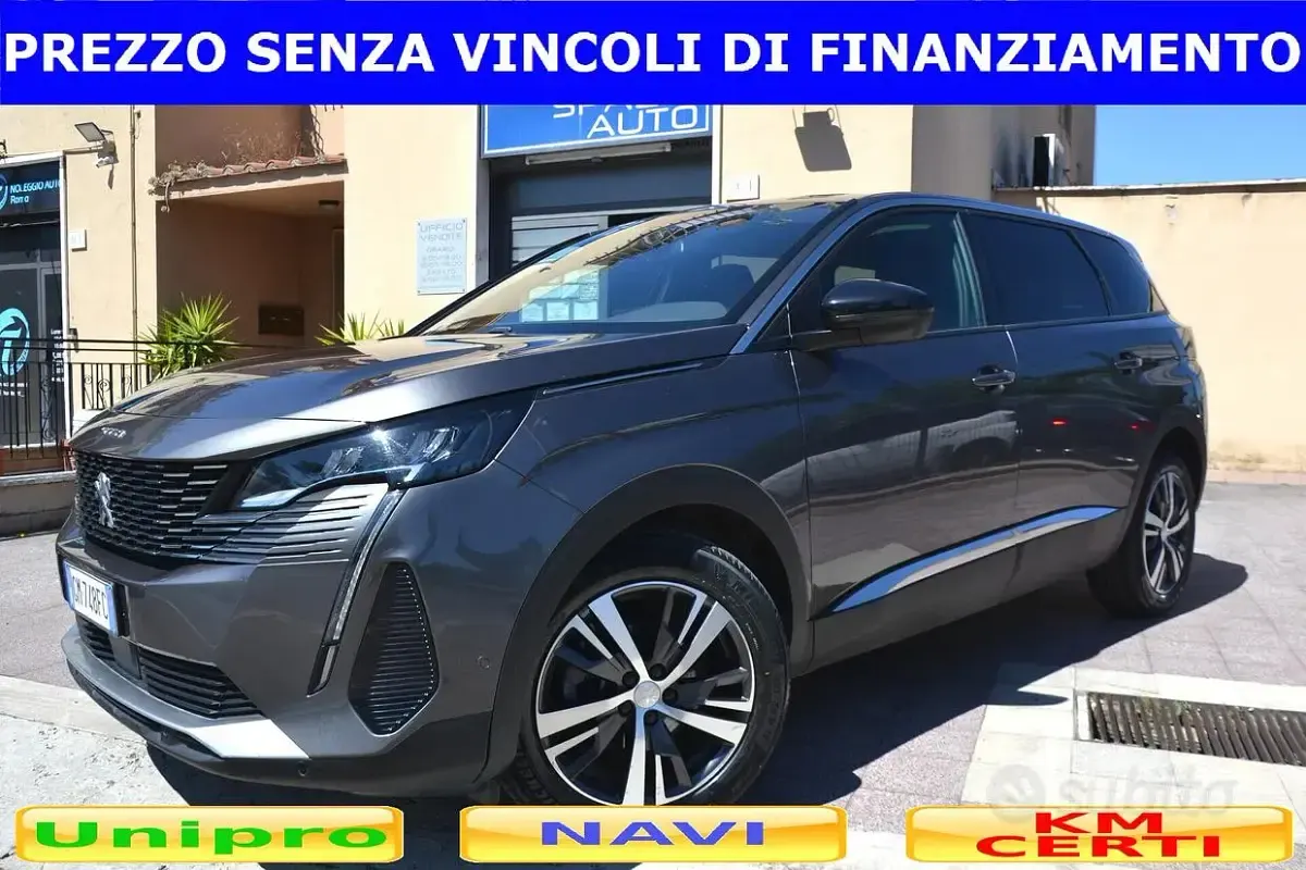Usata Peugeot 5008 Allure 131 CV (96 kW) 2022 Grigio SUV
