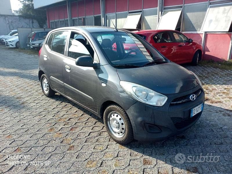 Usata 2012 Hyundai i10 Due volumi | 3300 € (Buon prezzo) - Immagine 1/4