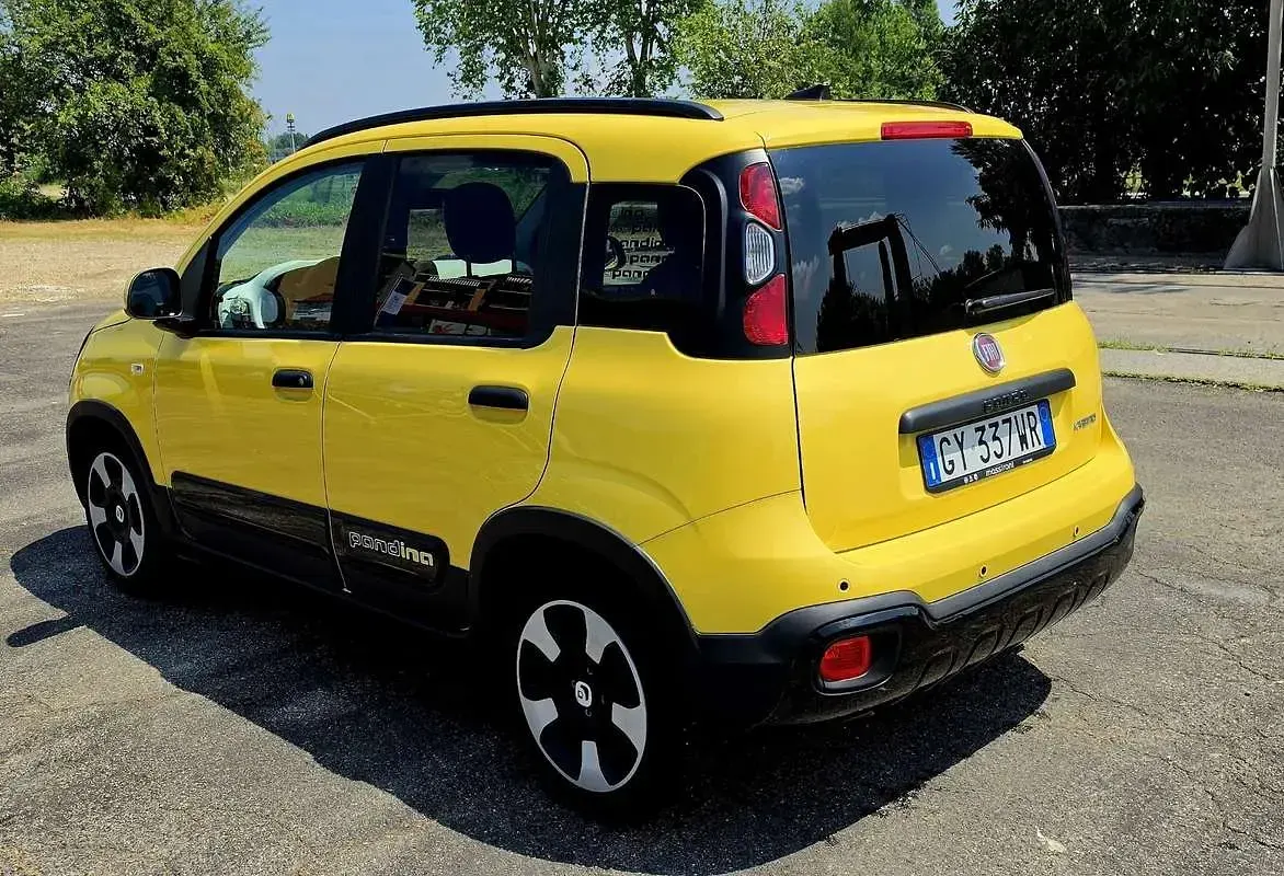 Usata Fiat Panda Cross 71 CV (52 kW) 2025 Giallo Utilitaria