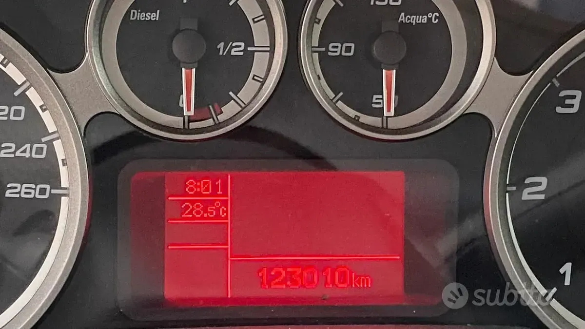 Usata Alfa Romeo MiTo 120 CV (88 kW) 2012 Rosso Utilitaria