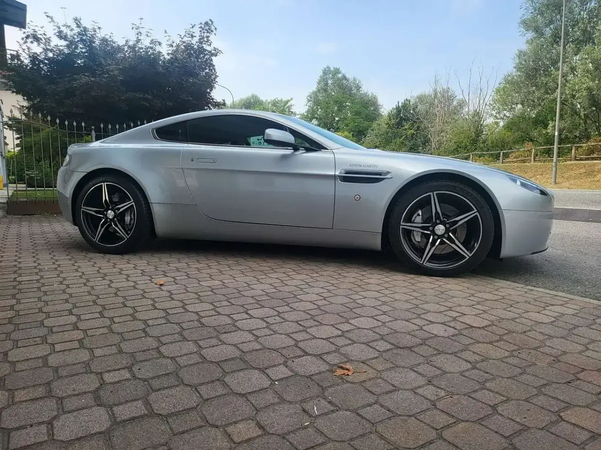 Usata Aston Martin Vantage 426 CV (313 kW) 2010 Perlato Coupé