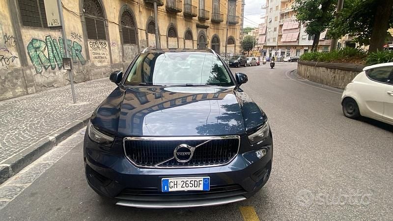 Usata Volvo XC40 129 CV (94 kW) 2023 Blu SUV