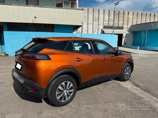 Usata Peugeot 2008 Allure 101 CV (74 kW) 2020 Arancione SUV