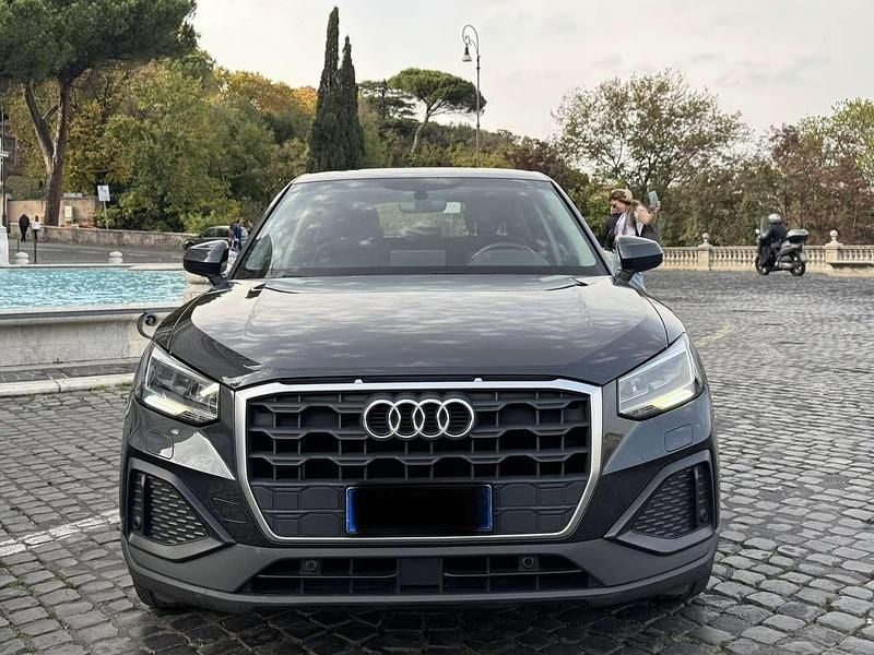 Grigio Usata 2021 Audi Q2 Ambiente SUV | 18.480 € (Super prezzo) - Immagine 1/4