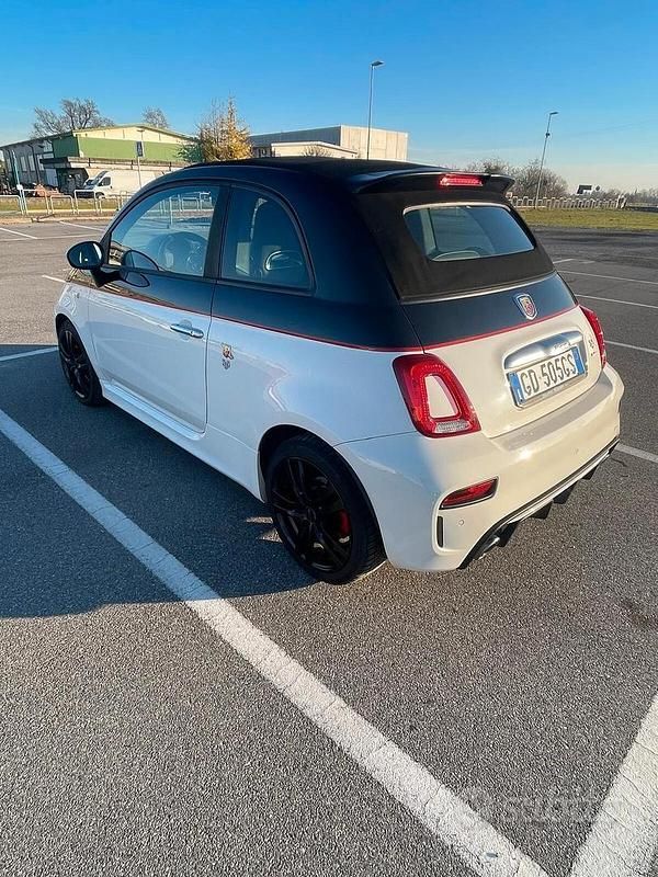 Usata Abarth 595C Turismo 165 CV (121 kW) 2021 Nero Cabrio