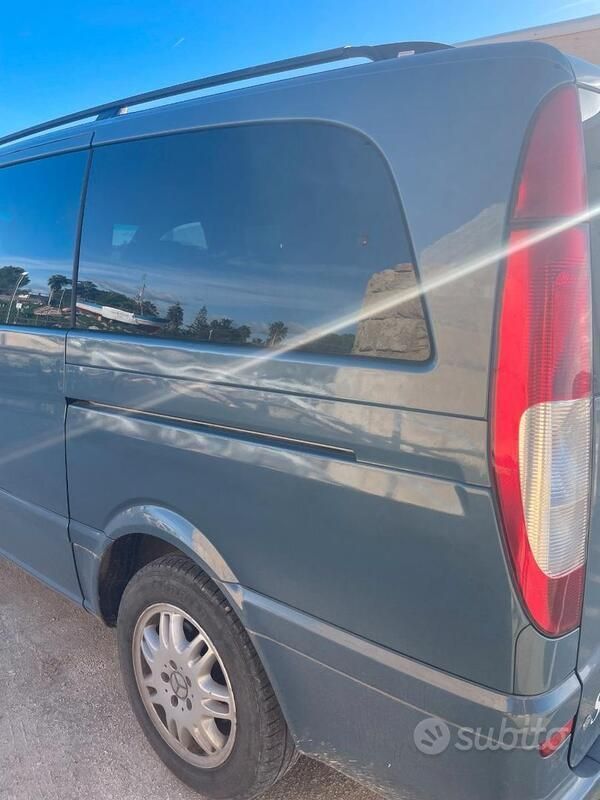 Usata 2004 Mercedes Viano Monovolume | 12.000 € - Immagine 1/3